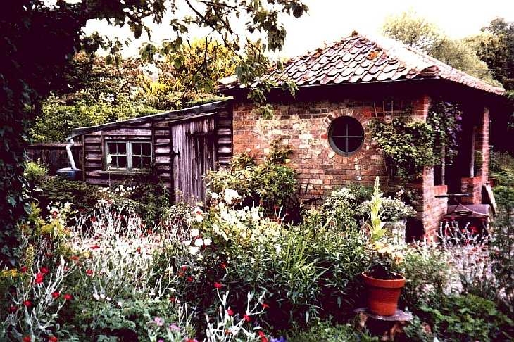 Garden shed at Archers Green, Hertfordshire