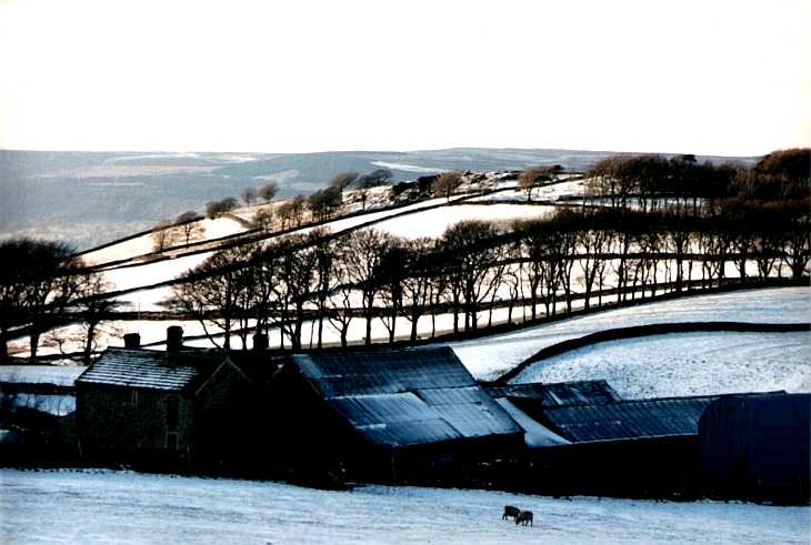 Farm on Sir William Hill, The Peak District in snow