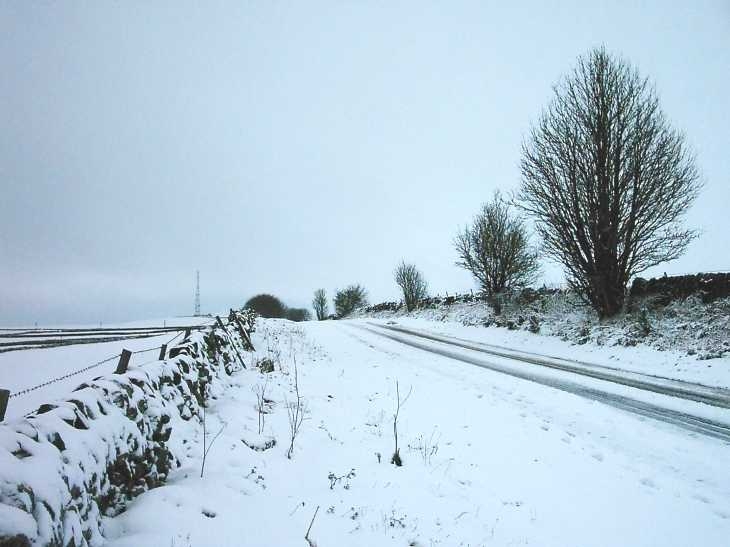 Sir William Hill in snow, Grindleford, Peak District