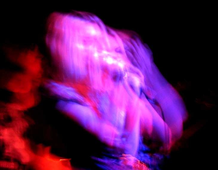 Kenelis, Mel Sanson singing